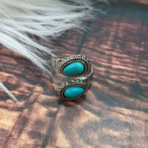 Jewelry - RELISTED Turquoise Stone Adjustable Wrap Ring